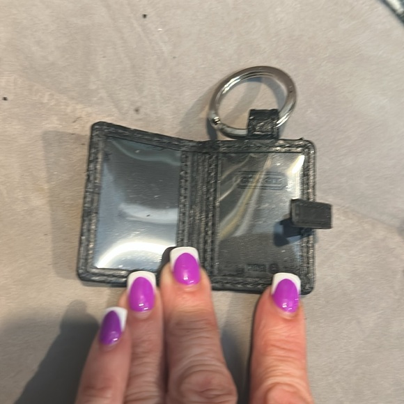 Coach Signature  keychain photo  Key Fob Black Patent Leather 📌 stickiish - Picture 4 of 5